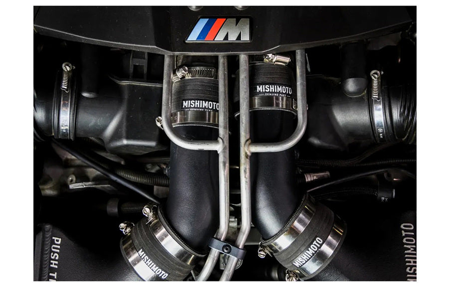Mishimoto Charge Pipes, BMW F1x M6/M6 2012-2018 Artikelnummer: MMICP-F10-12MWBK