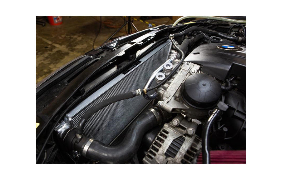 Mishimoto Radiator, BMW 135i/335i Automatic 2006-2013 Artikelnummer: MMRAD-E90-07A