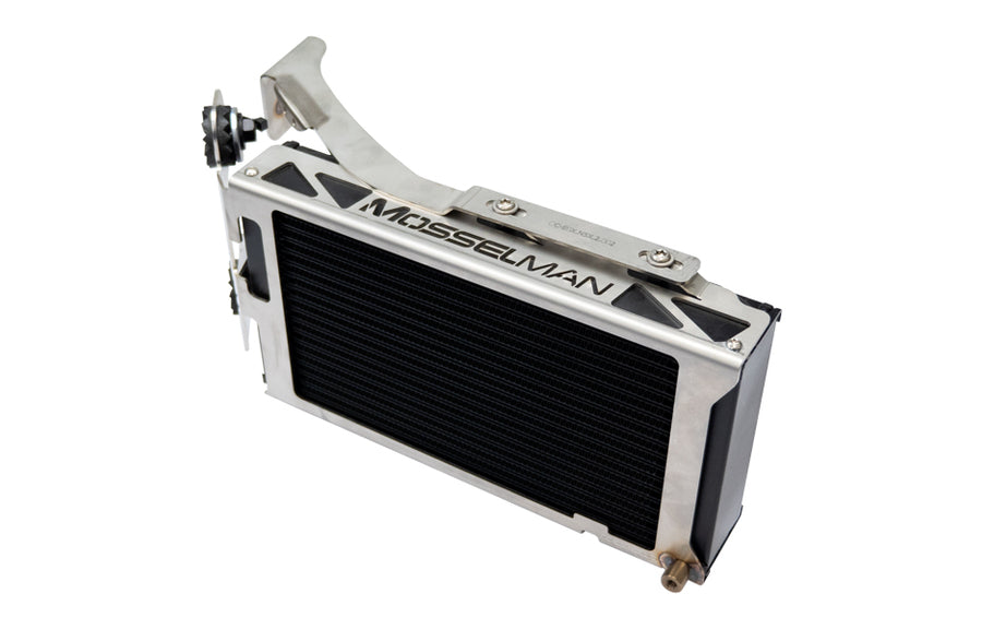 Mosselman Single Oil Cooler Kit, Grey, BMW 1-Series E8x Artikelnummer: 030210066